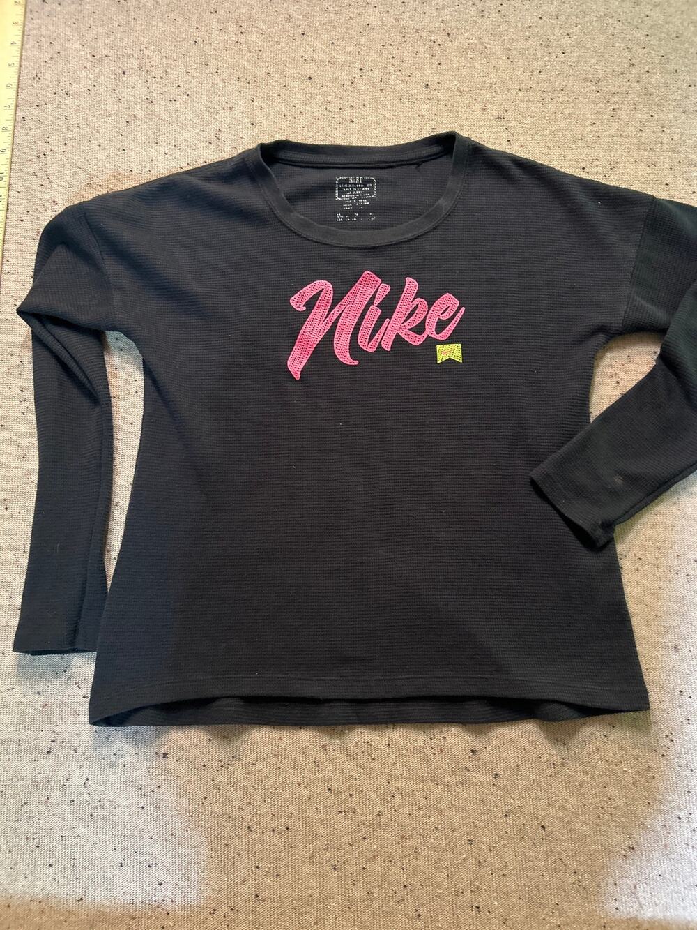 Nike Thermal Long Sleeve Shirt Women's Medium Black Neon Pink